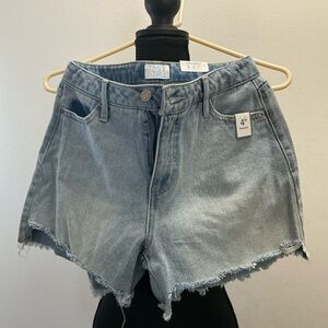 Time and Tru High-Rise Light Wash Frayed Hem Denim Shorts